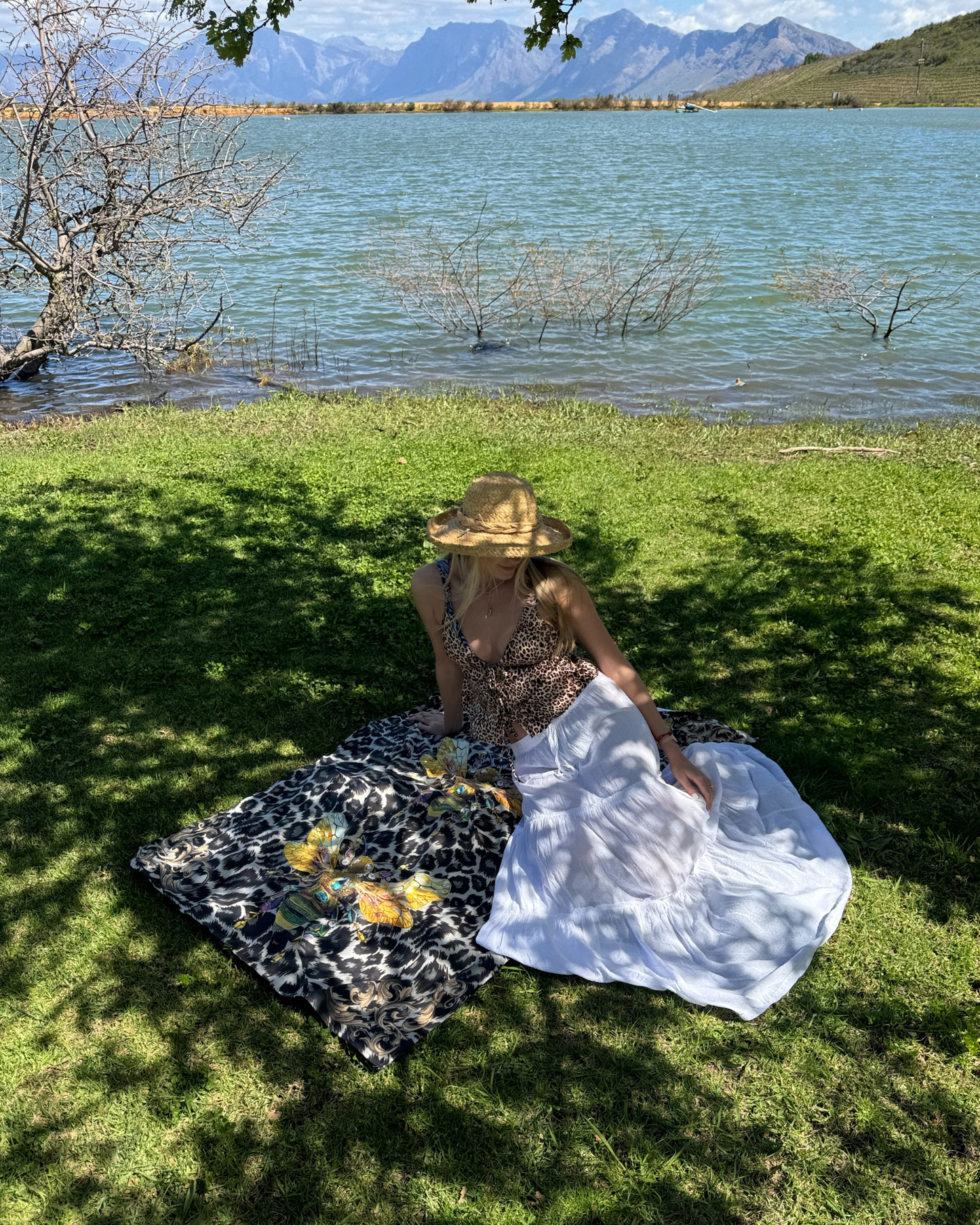 Golden Bee - Beach Towel